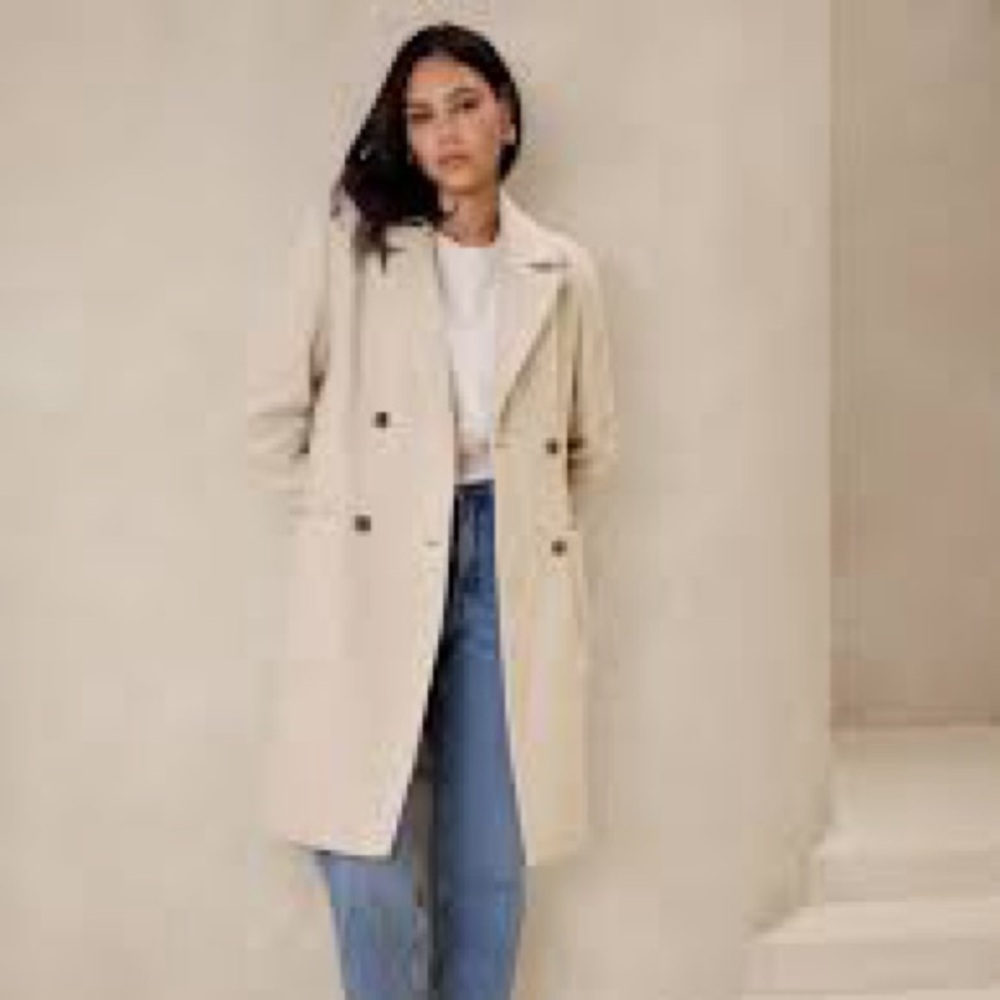 Banana Republic Classic Coat in Oyster Pearl